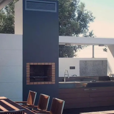 Luxury Of The Villa And The Amazing Pool