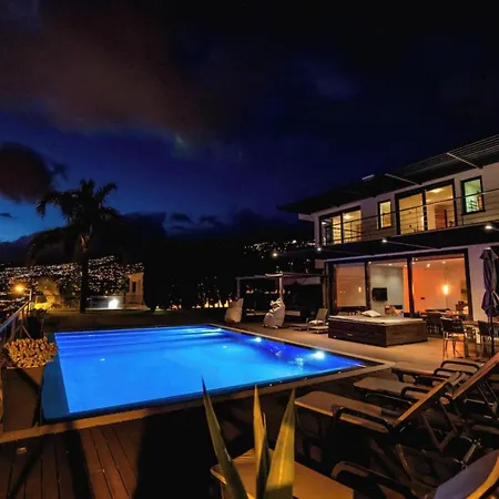 Villa Luxury Of The Villa And The Amazing Pool *